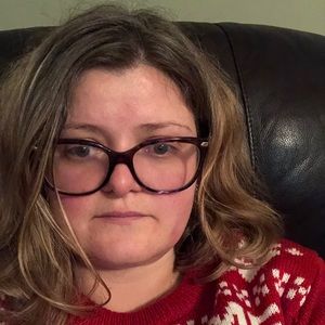 Meet your Posher, Alisa